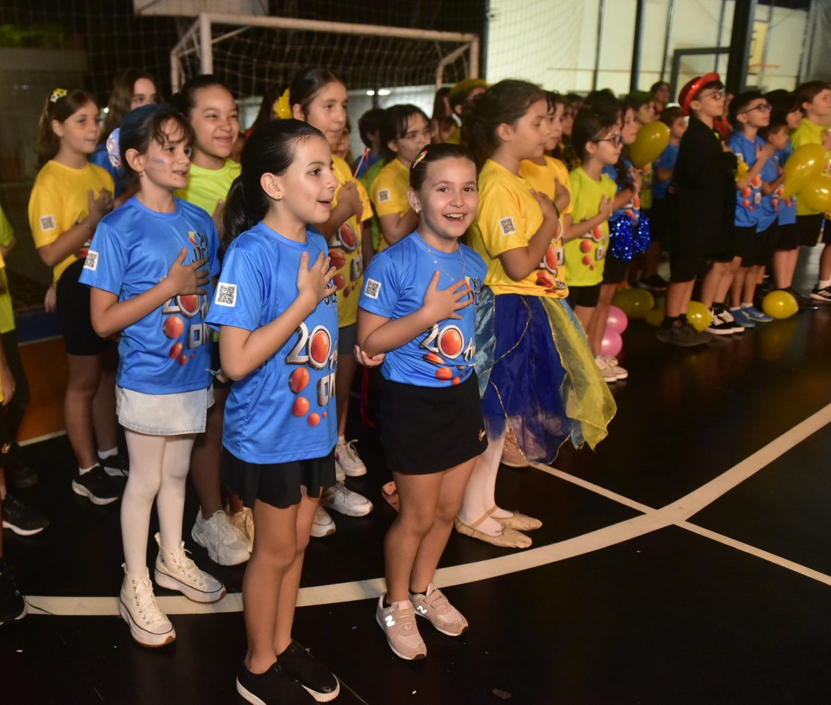 Alunos das Séries Iniciais do OMNI na abertura do JICEO dos 20 anos