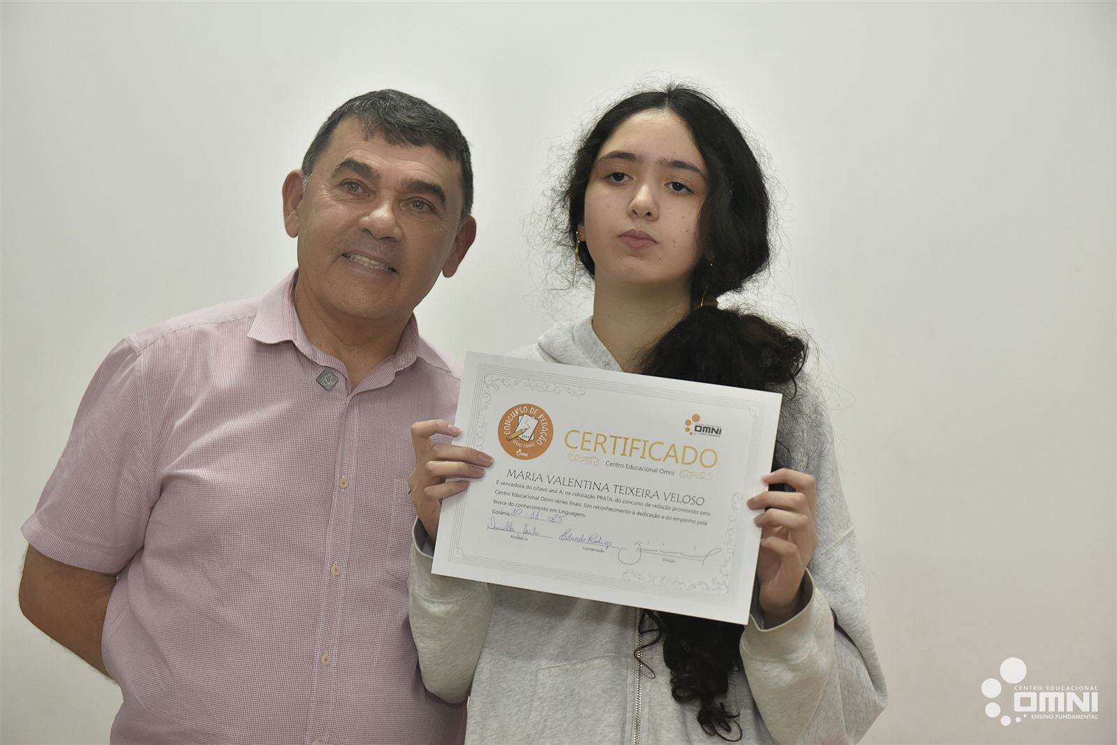 Alunos premiados no concurso de Redação do OMNI